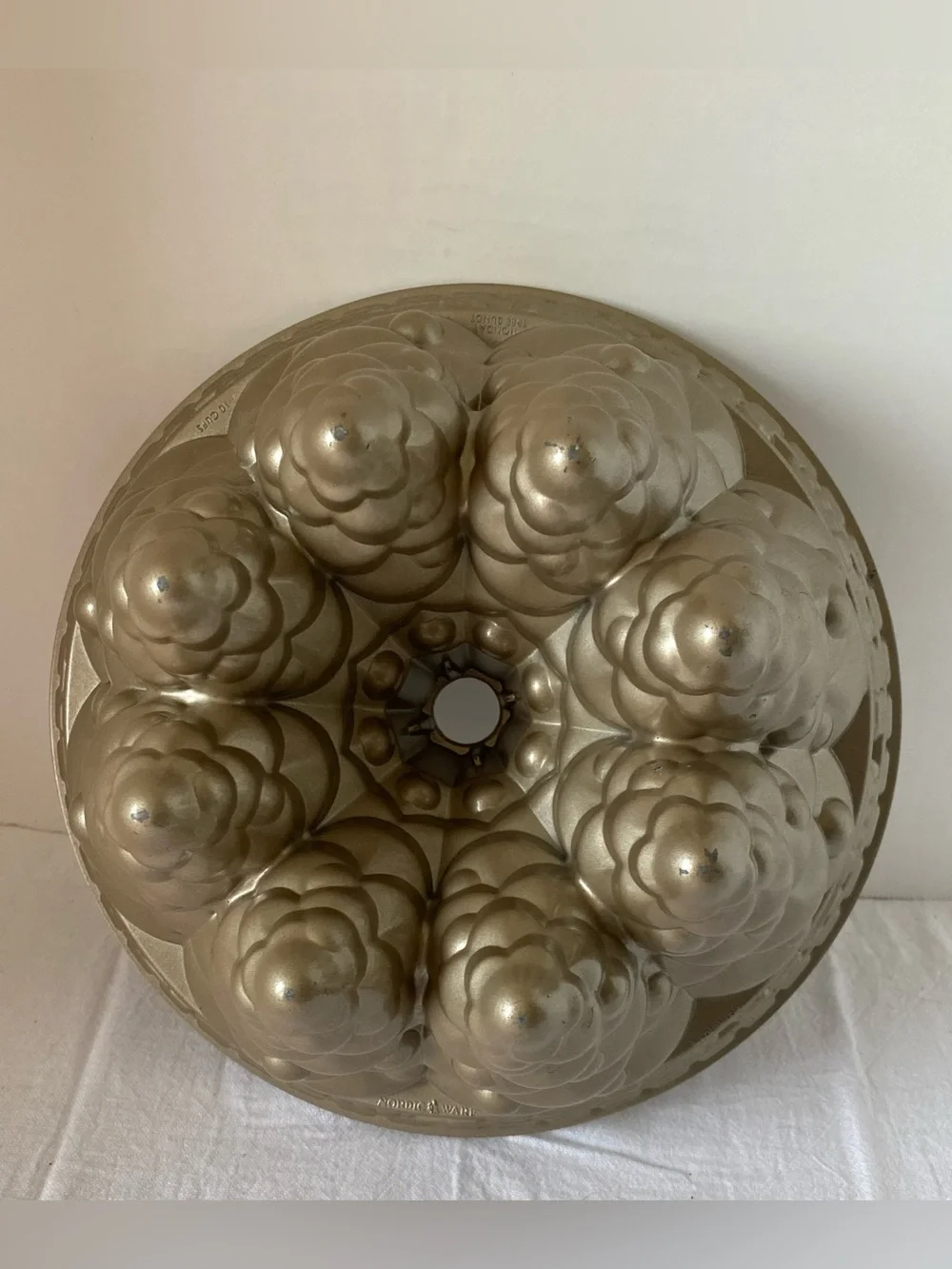 Nordic Ware Holiday Christmas Tree Bundt Cake Baking Pan 10 Cup Made in USA